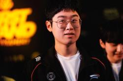 开云体育-Faker爆冷击败TL，关键助攻引爆全场！的简单介绍