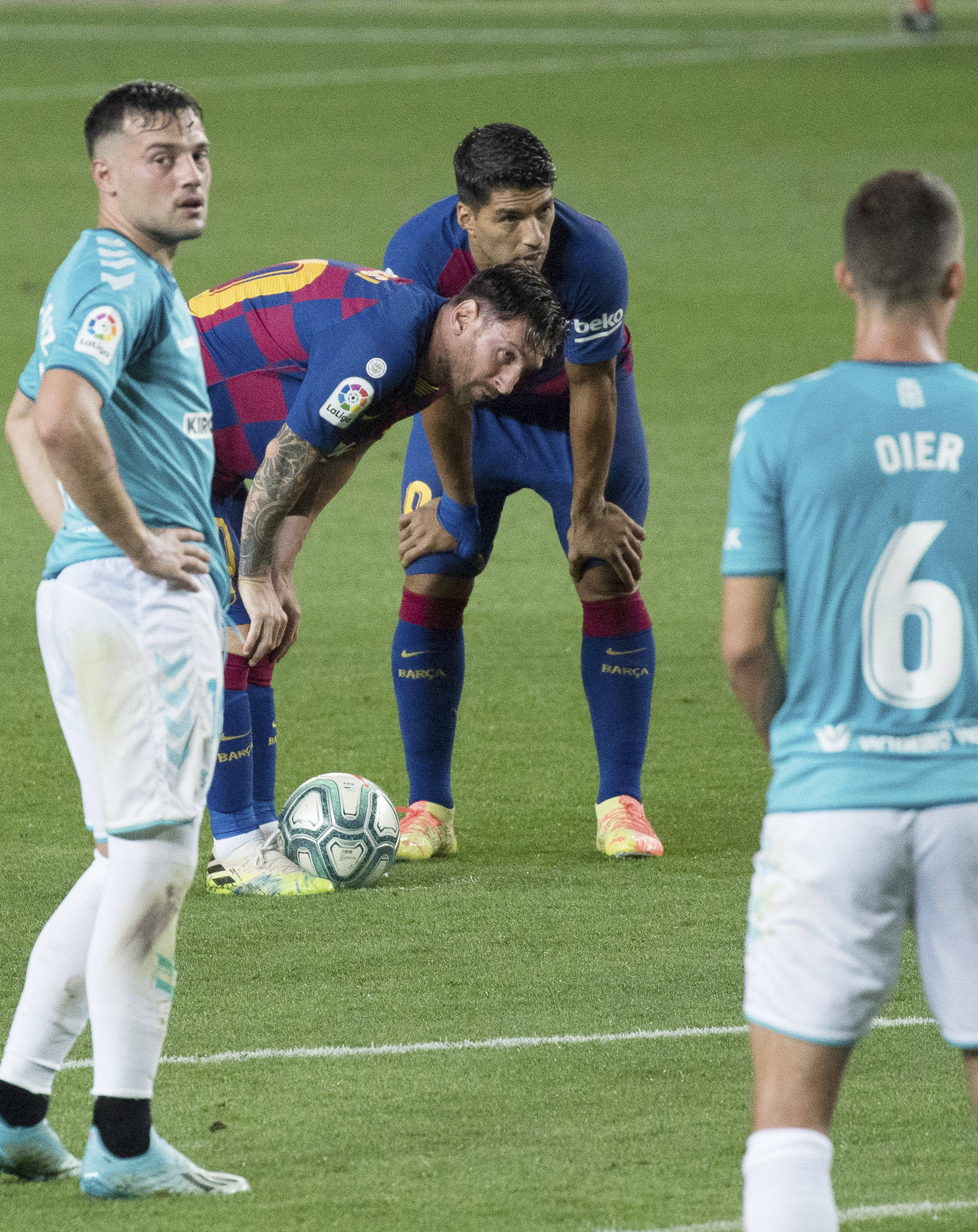 包含Doinb在巴塞罗那比赛中惊险取胜，战术调整引发热议！的词条