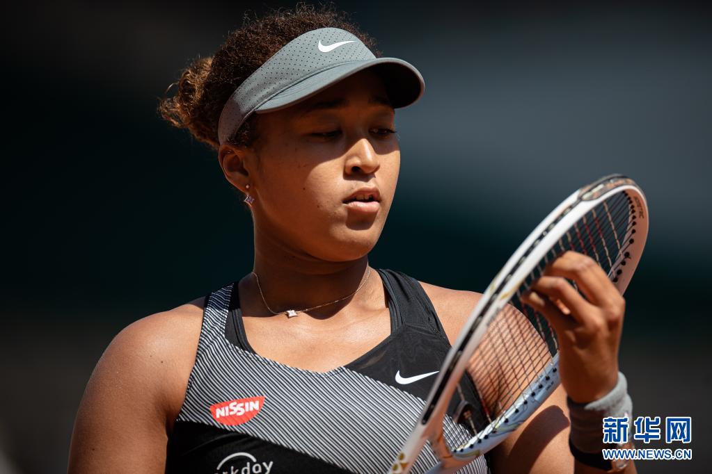 包含大坂直美回归赛场，突破纪录首场状态亮眼，拜仁观众沸腾！的词条